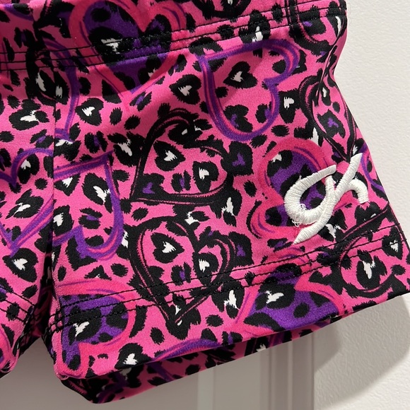 Girls gymnastics leotard with shorts. Good condition. Size on leo is 4-6. - Picture 2 of 6